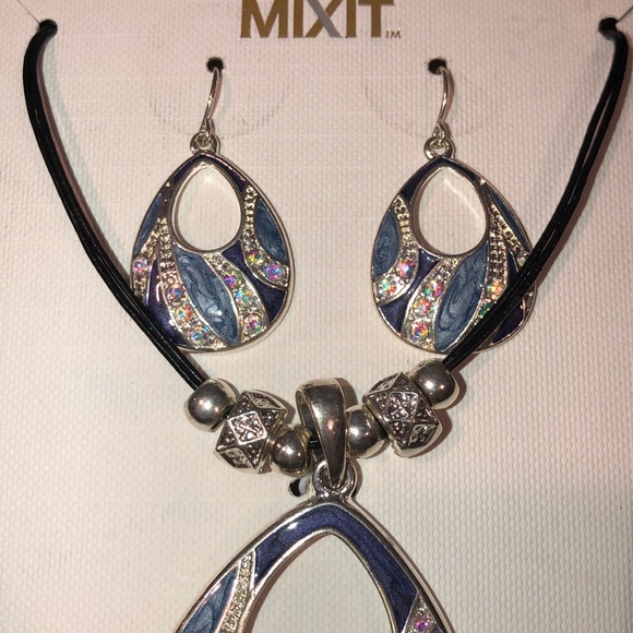NWT MIXIT Necklace & Earring Set - Picture 4 of 4